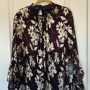 NWT Vince Camuto Top.  Metallic Ruffle Sleeve Top.  Plus Size 3X